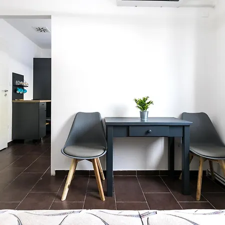 Mariposa * Budapest