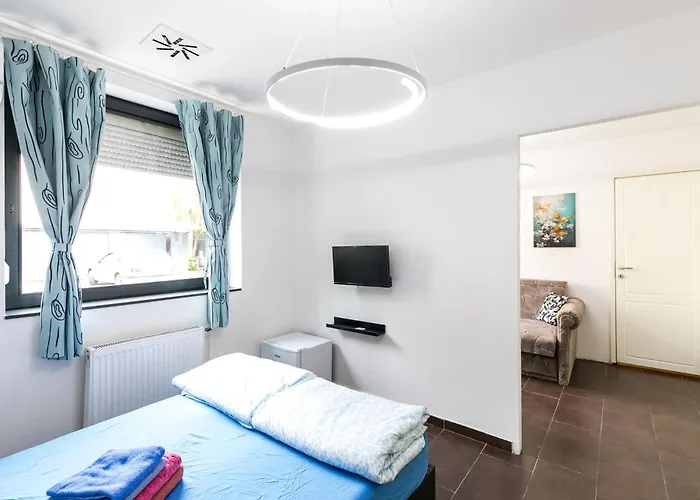 Mariposa Apartman *