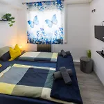 Mariposa * Budapest